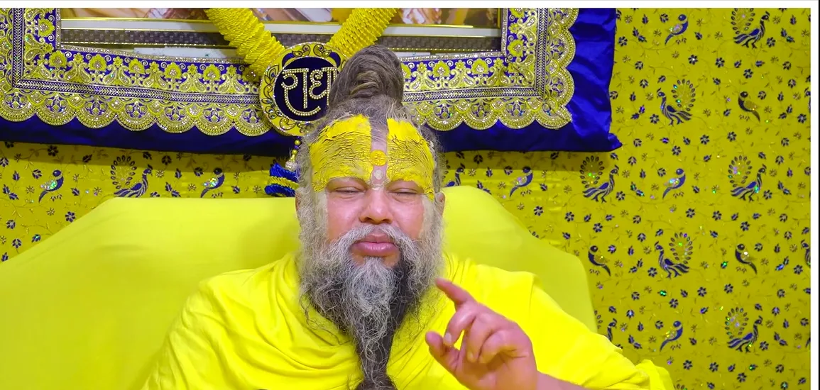 Premanand Ji Maharaj eyes closed in bhav during satsang